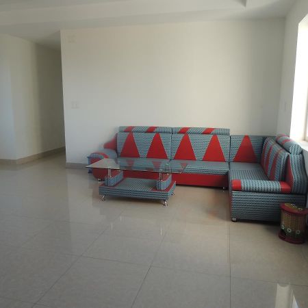 Ngan Ha Hotel Dong Hoi Bagian luar foto