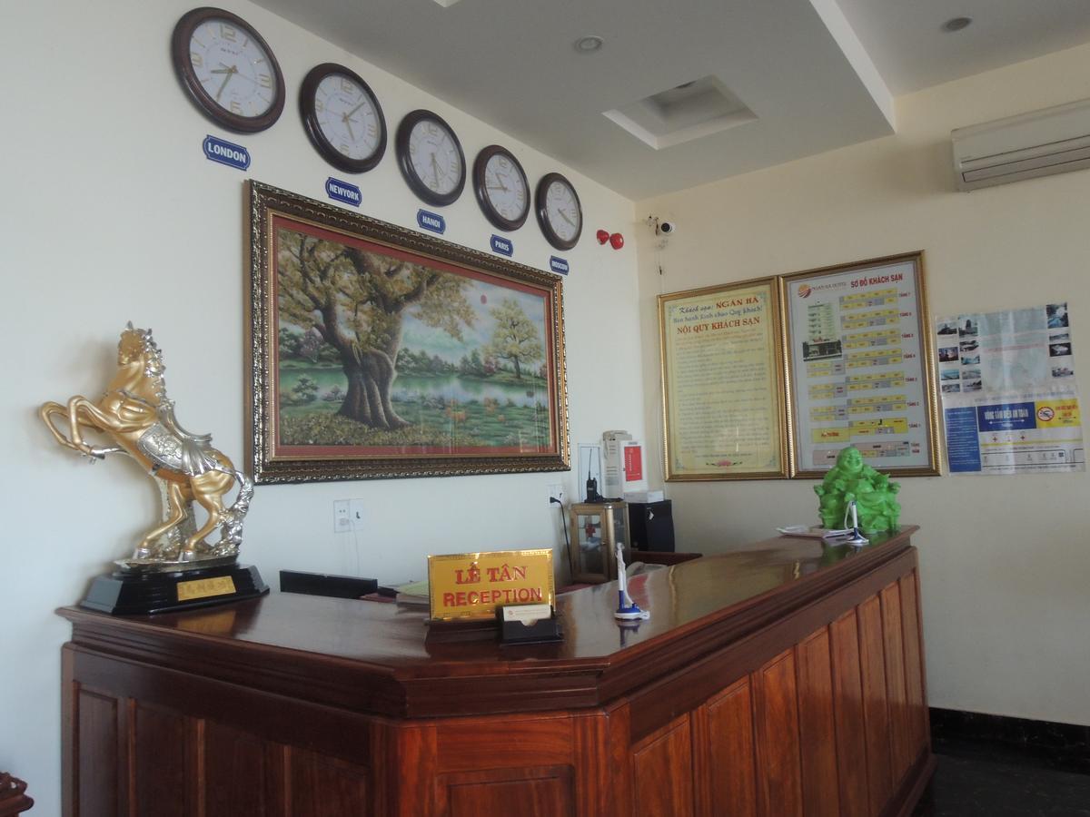 Ngan Ha Hotel Dong Hoi Bagian luar foto