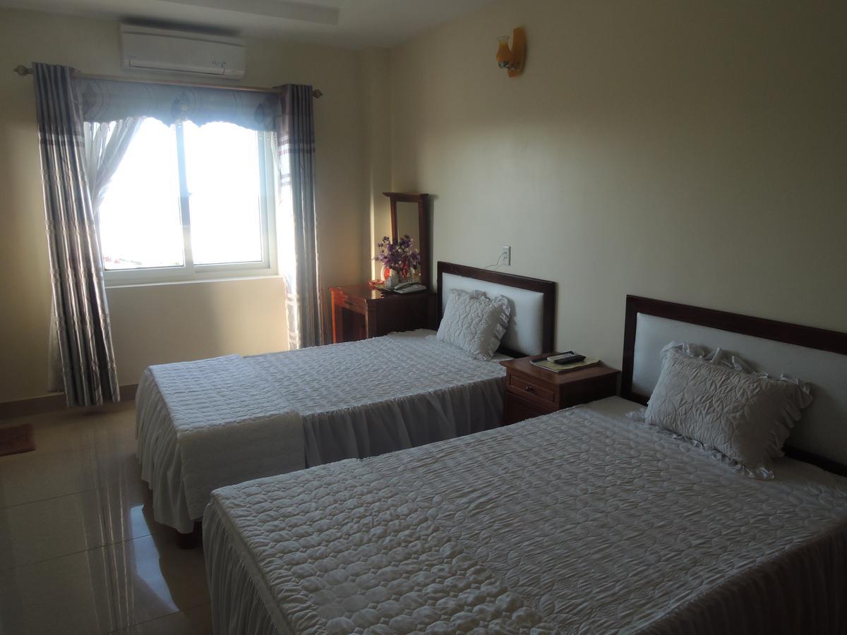 Ngan Ha Hotel Dong Hoi Bagian luar foto