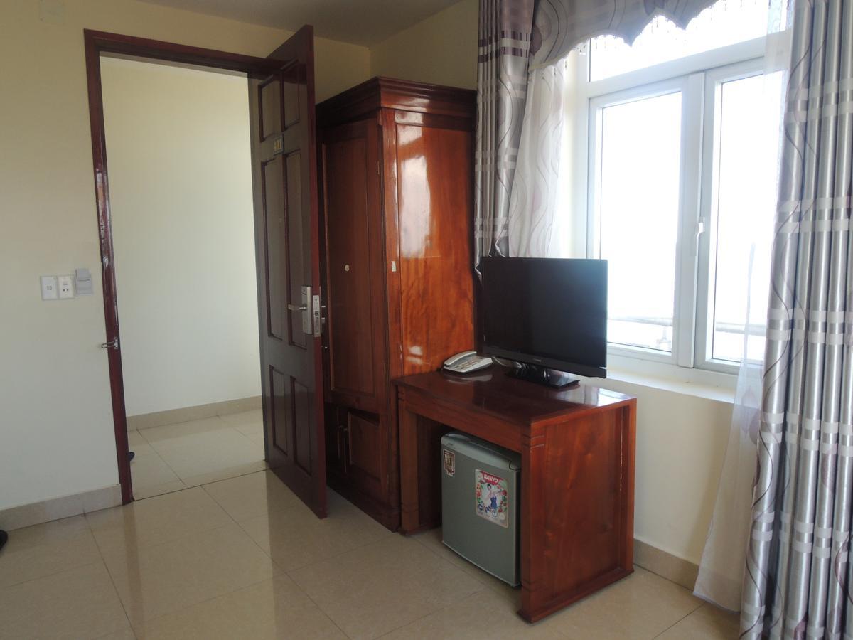 Ngan Ha Hotel Dong Hoi Bagian luar foto