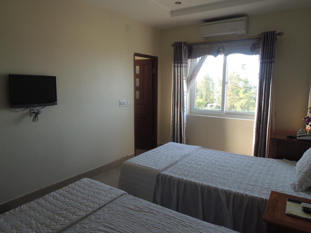 Ngan Ha Hotel Dong Hoi Bagian luar foto