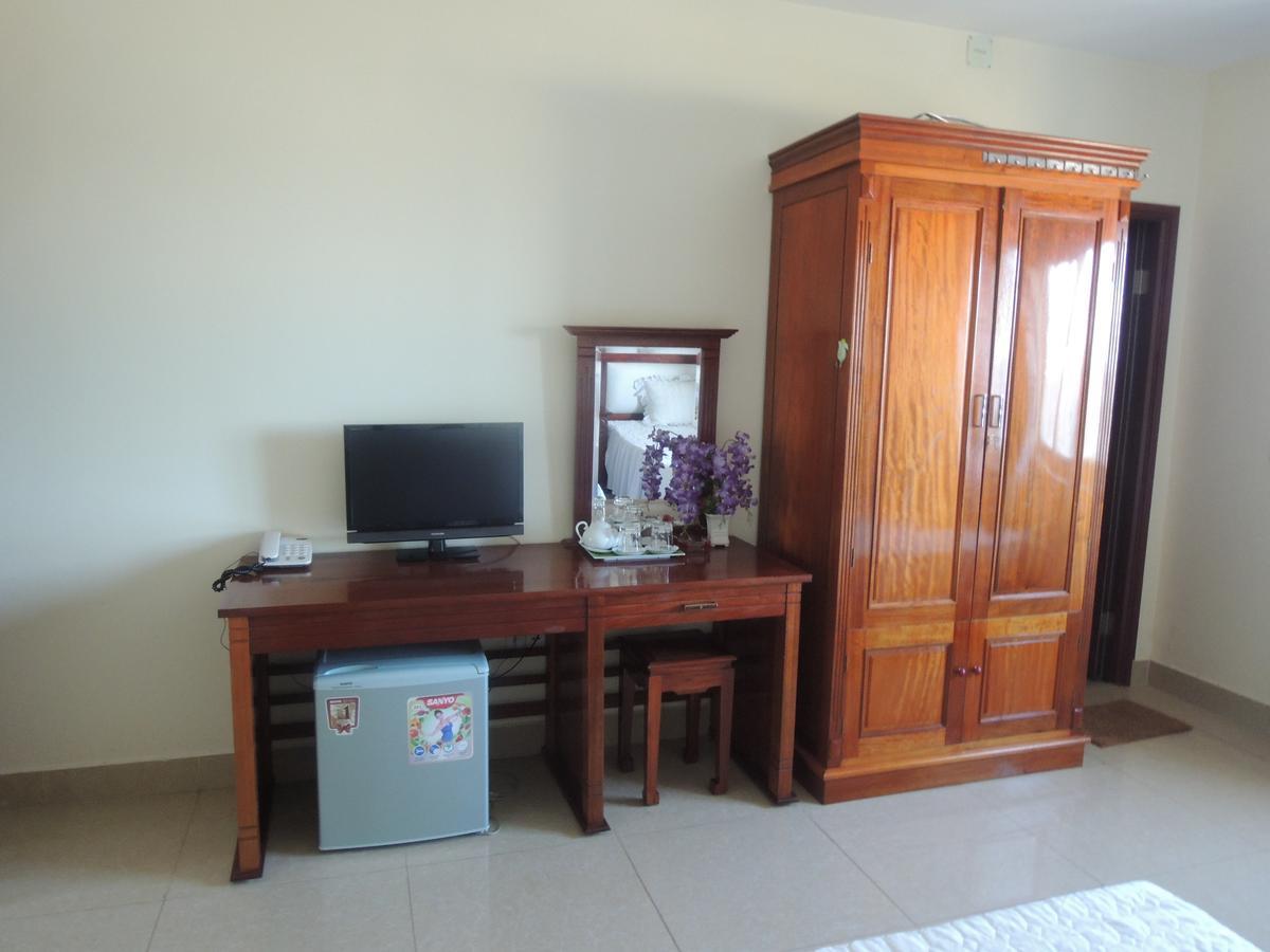 Ngan Ha Hotel Dong Hoi Bagian luar foto