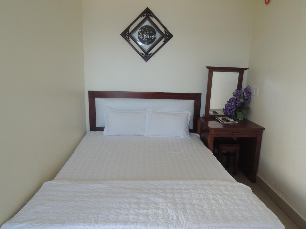 Ngan Ha Hotel Dong Hoi Bagian luar foto