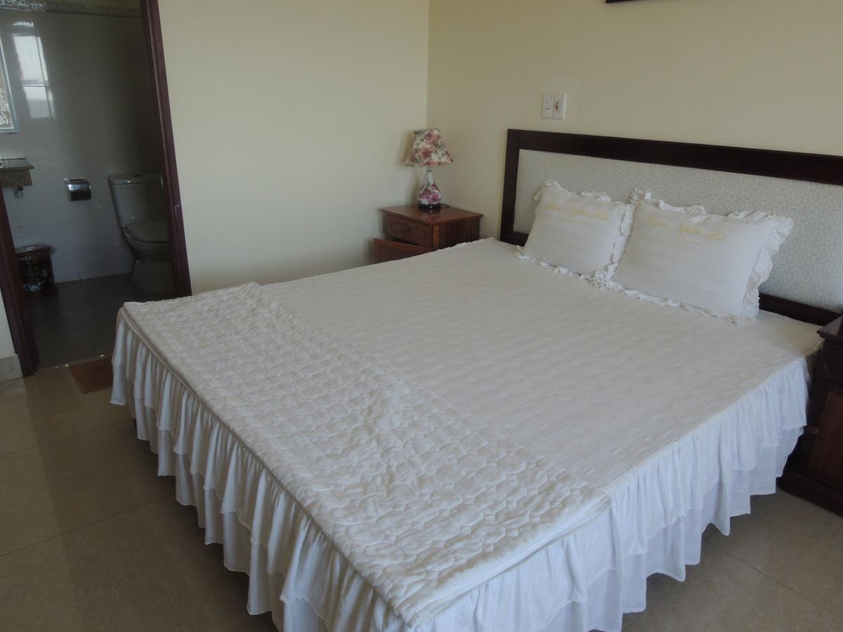Ngan Ha Hotel Dong Hoi Bagian luar foto